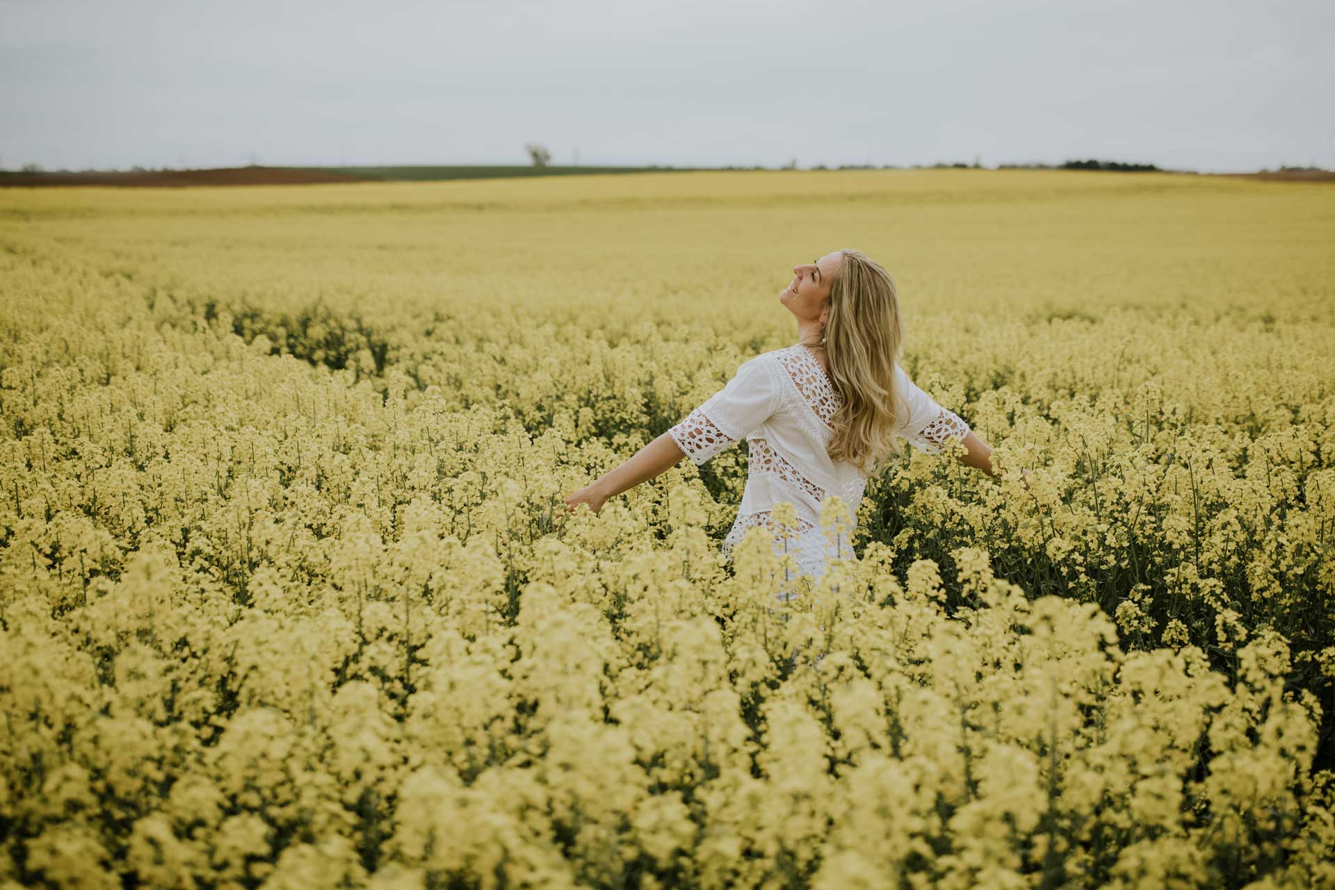 Heilpraktikerin in ihrer Naturheilpraxis